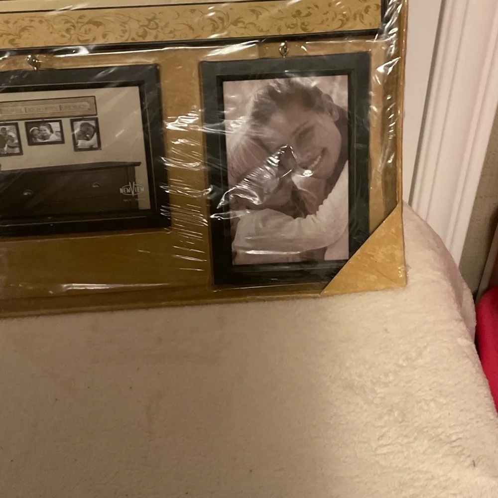 Elegant Black and Gold Photo Frame